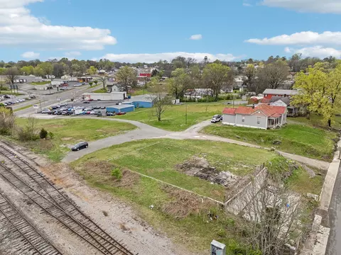 1301 S Main St, Columbia, TN 38401