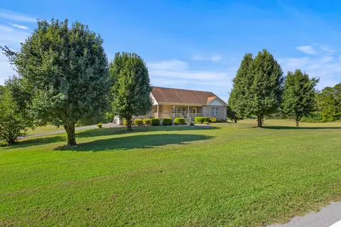 593 Lees Chapel Rd, Sweetwater, TN 37874