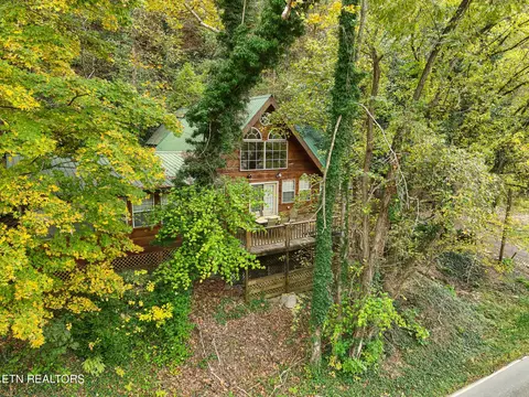 1740 Cherohala Skwy, Tellico Plains, TN 37385