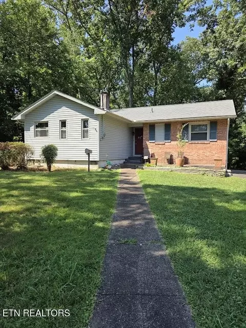 110 Kingsley Rd, Oak Ridge, TN 37830