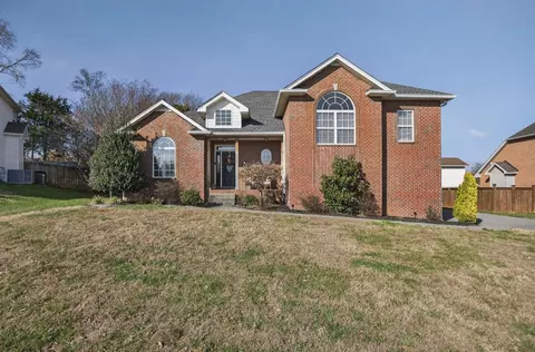 1702 Catalpa Ct, Thompsons Station, TN 37179