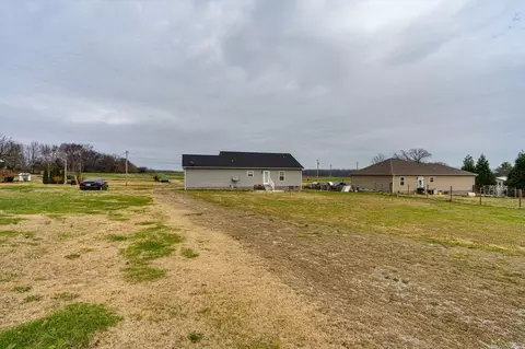 Exterior - 106 Wilder Chapel Rd, Decherd, TN 37324 photo 7 of 9