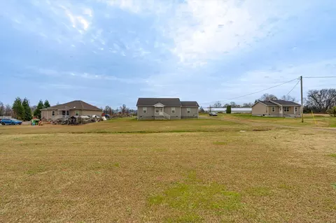 Exterior - 106 Wilder Chapel Rd, Decherd, TN 37324 photo 3 of 9