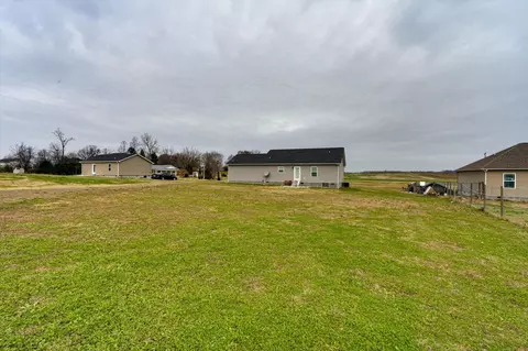 Exterior - 106 Wilder Chapel Rd, Decherd, TN 37324 photo 6 of 9