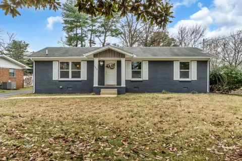 1510 Foxdale Dr, Murfreesboro, TN 37130