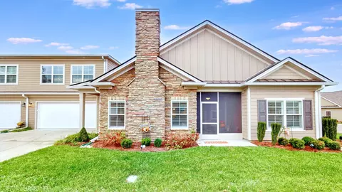 2460 Stonecenter Ln, Murfreesboro, TN 37128