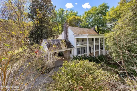 453 Oliver Springs Hwy, Clinton, TN 37716