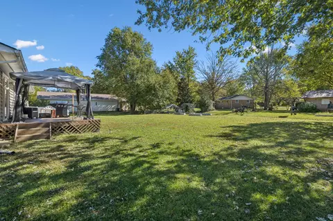 Exterior - 440 W Maple St, Morrison, TN 37357 photo 5 of 7
