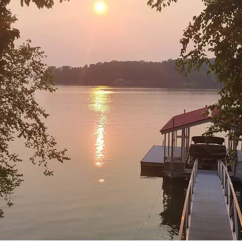 359 Riverview Dr, Dover, TN 37058