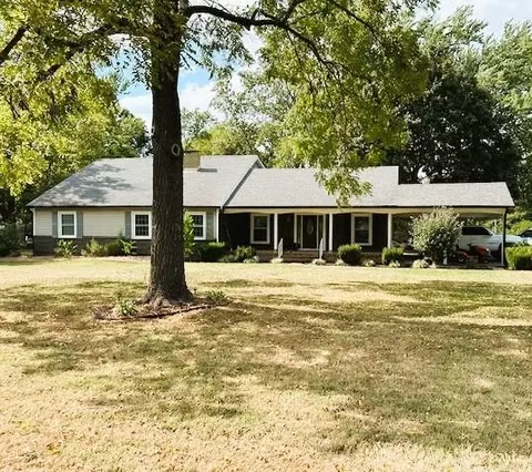 2701 Cox Mill Rd, Hopkinsville, KY 42240