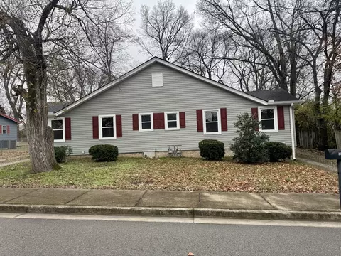 305 E Park Ave, Gallatin, TN 37066
