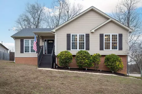 9910 Fielding Rd, Ooltewah, TN 37363