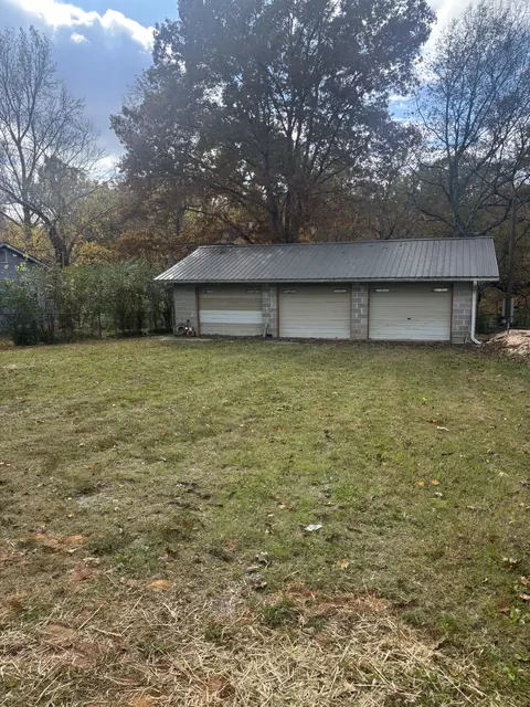 2672 Haney School Rd, Decaturville, TN 38329