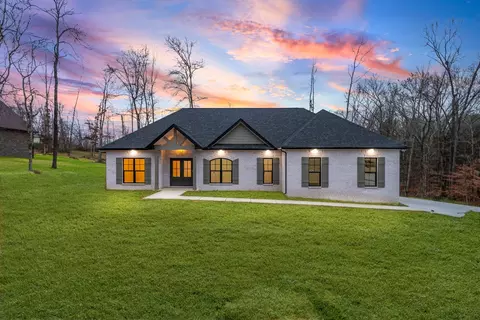 950 Palmyra Rd, Clarksville, TN 37040