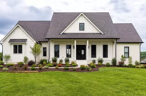 1031 Kennedy Ln, Cottontown, TN 37048