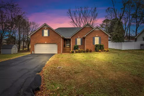 612 Cumberland Dr, Columbia, TN 38401
