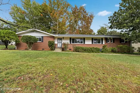 8013 Bennington Dr, Knoxville, TN 37909