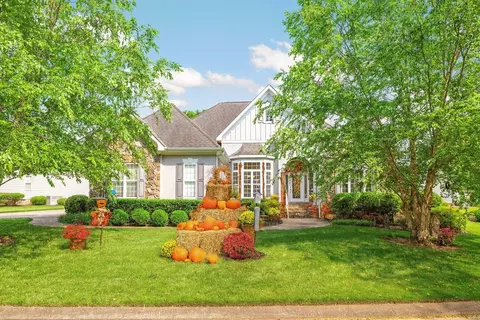 902 Cattails Dr, Ooltewah, TN 37363