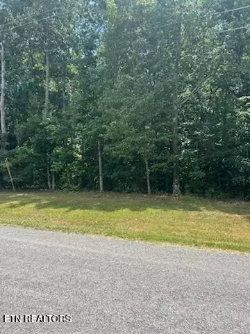 8066 Delaware Dr, Crossville, TN 38572