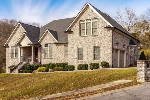 120 Spy Glass Way, Hendersonville, TN 37075