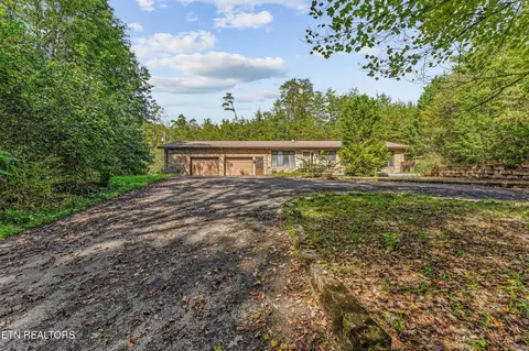 1688 E Wolf Valley Rd, Heiskell, TN 37754