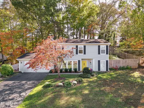 1106 Viking Dr, Knoxville, TN 37932