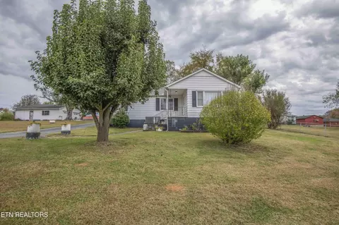 119 Edwards Ln, Harriman, TN 37748