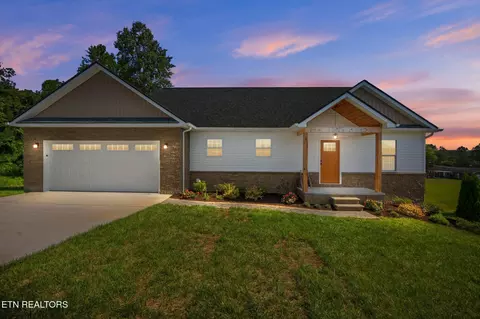 6716 Mckinnon Ridge Ln, Knoxville, TN 37918