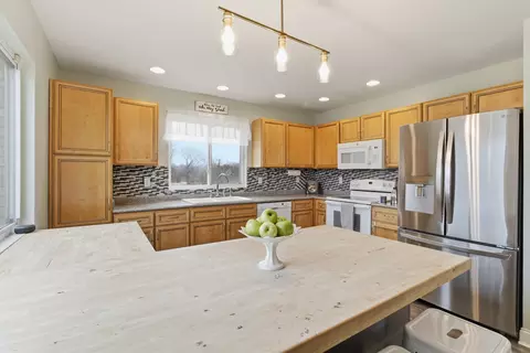 Kitchen - 558 Ferrells Loop Rd, Beechgrove, TN 37018 photo 2 of 4