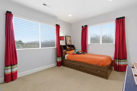 Bedroom - 558 Ferrells Loop Rd, Beechgrove, TN 37018 photo 5 of 7