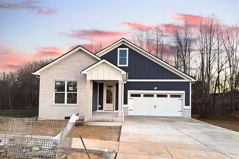 537 Centre St, Pleasant View, TN 37146