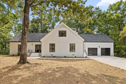 2125 Burnt Hickory Dr, Chattanooga, TN 37421