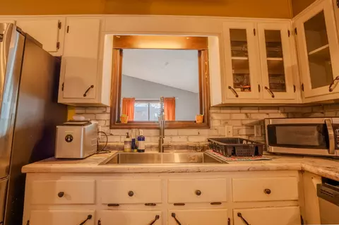 Kitchen - 52 Lindsey Rd, Loretto, TN 38469 photo 5 of 5