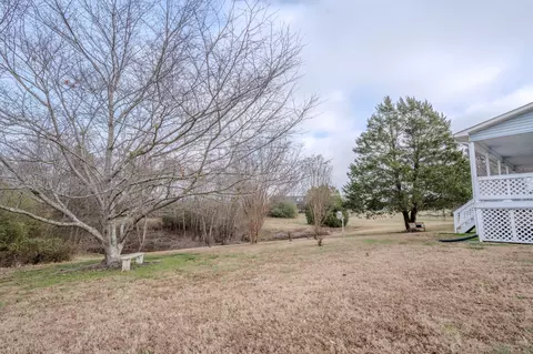 Exterior - 52 Lindsey Rd, Loretto, TN 38469 photo 5 of 18