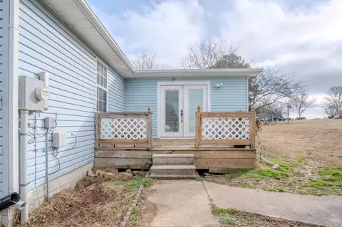 Exterior - 52 Lindsey Rd, Loretto, TN 38469 photo 9 of 18