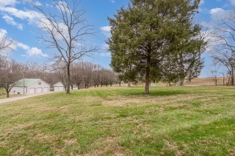 Exterior - 5827 Highway 76 E, Springfield, TN 37172 photo 14 of 30