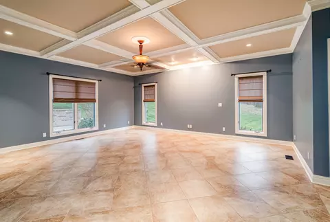 Living - 5827 Highway 76 E, Springfield, TN 37172 photo 3 of 6