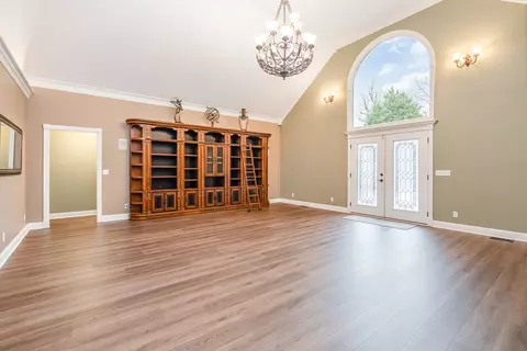 Living - 5827 Highway 76 E, Springfield, TN 37172 photo 2 of 6