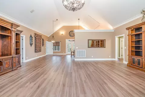 Living - 5827 Highway 76 E, Springfield, TN 37172 photo 1 of 6