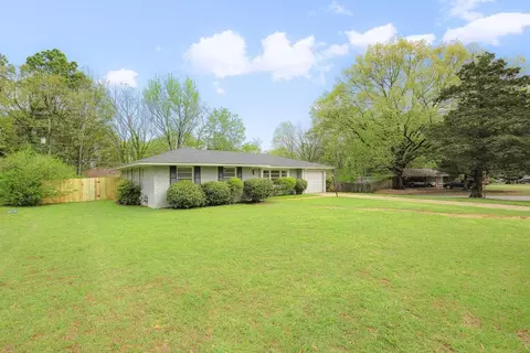 1460 Lehr Dr, Memphis, TN 38116