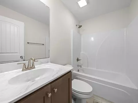 Bath - 4413 Taylor Rd, Springfield, TN 37172 photo 1 of 3