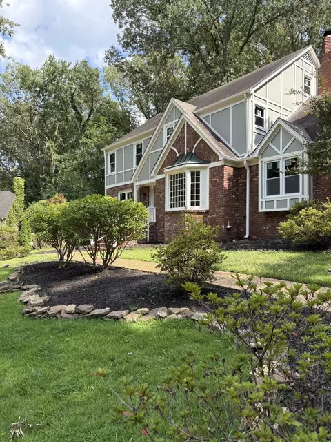 8449 Glenbrae Cv, Germantown, TN 38139