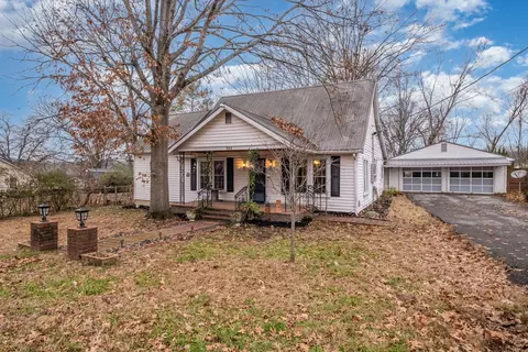 112 Main St W, Wartrace, TN 37183