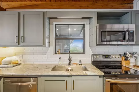 Kitchen - 289 Dunn Ridge Rd, Baxter, TN 38544 photo 5 of 7