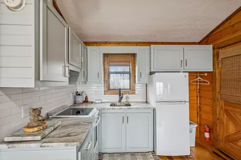 Kitchen - 289 Dunn Ridge Rd, Baxter, TN 38544 photo 6 of 7