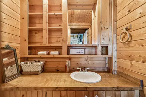 Bath - 289 Dunn Ridge Rd, Baxter, TN 38544 photo 1 of 5