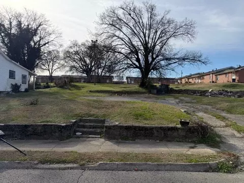 0 Market St W, Fayetteville, TN 37334