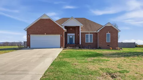82 Majestic Dr, Decherd, TN 37324