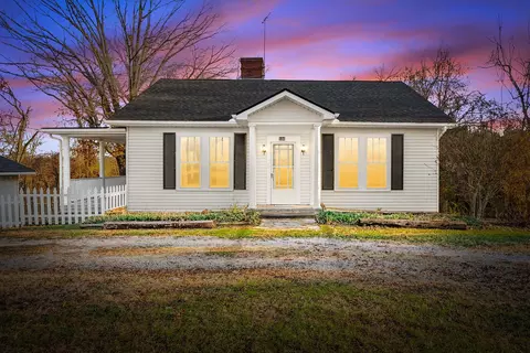 106 Cedar St, Dover, TN 37058