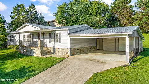 1048 Bradley Ct, Kodak, TN 37764